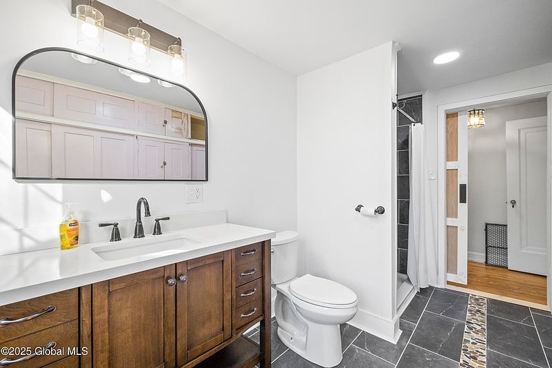 4th image of 41 Horicon Avenue #C