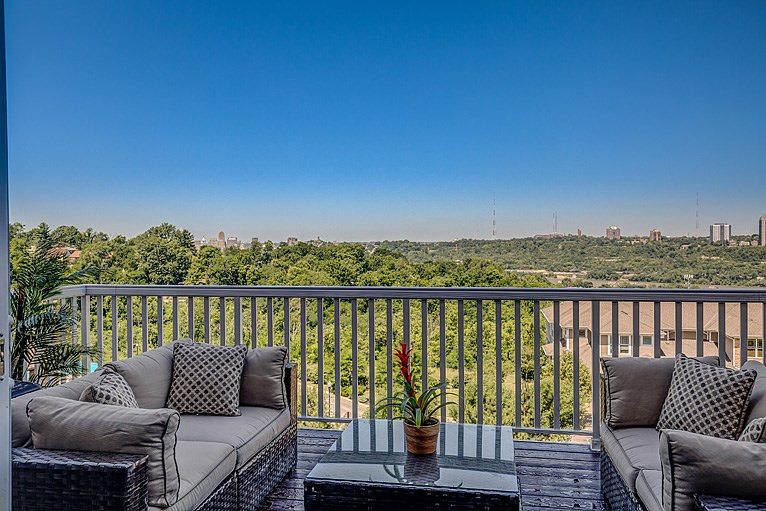 1st image of 535 Riverpointe Dr Unit 1
