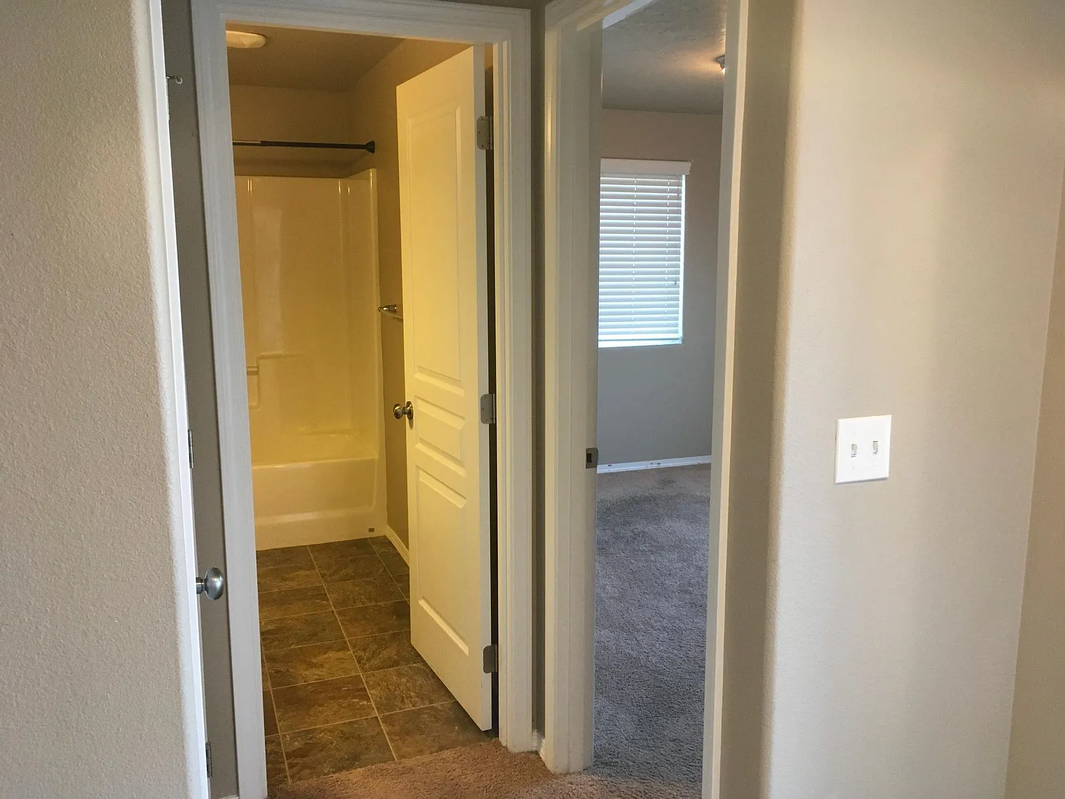 3 bed, 1408 sqft, $2,350 — Photo 4