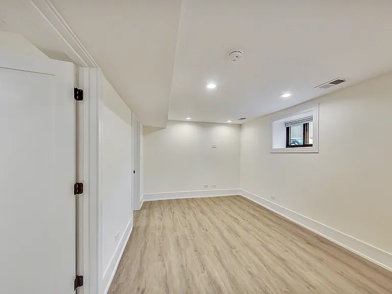 2551 W Hirsch St #1E — Photo 13