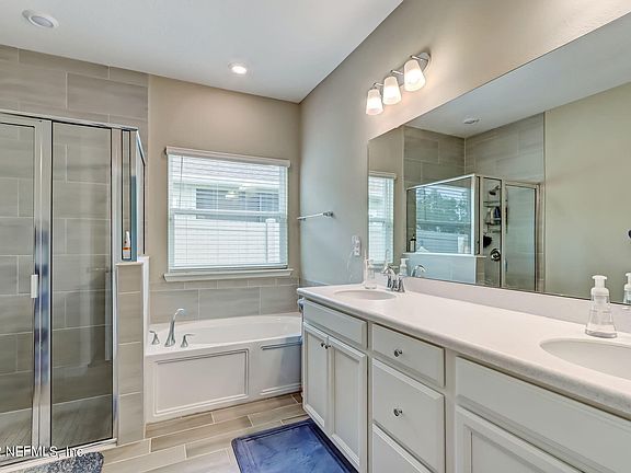 3rd image of 10112 Pavnes Creek Dr