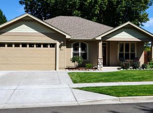 2391 Garland Pl, Medford, OR 97501