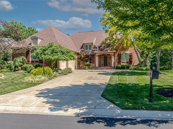 1209 Club View Dr, Dayton, OH 45458