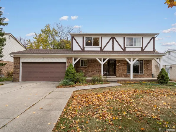 5984 Marble Dr, Troy, MI 48085