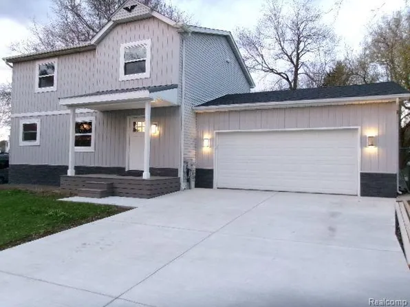 6586 Waldon Glens Ct, Clarkston, MI 48346