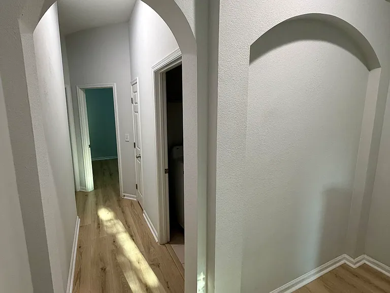 13305 Solar Dr — Photo 17