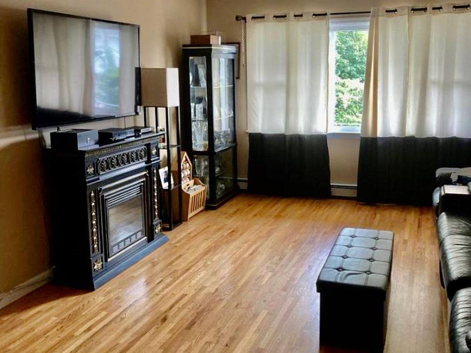 1st image of 198 Woodside Ave #2