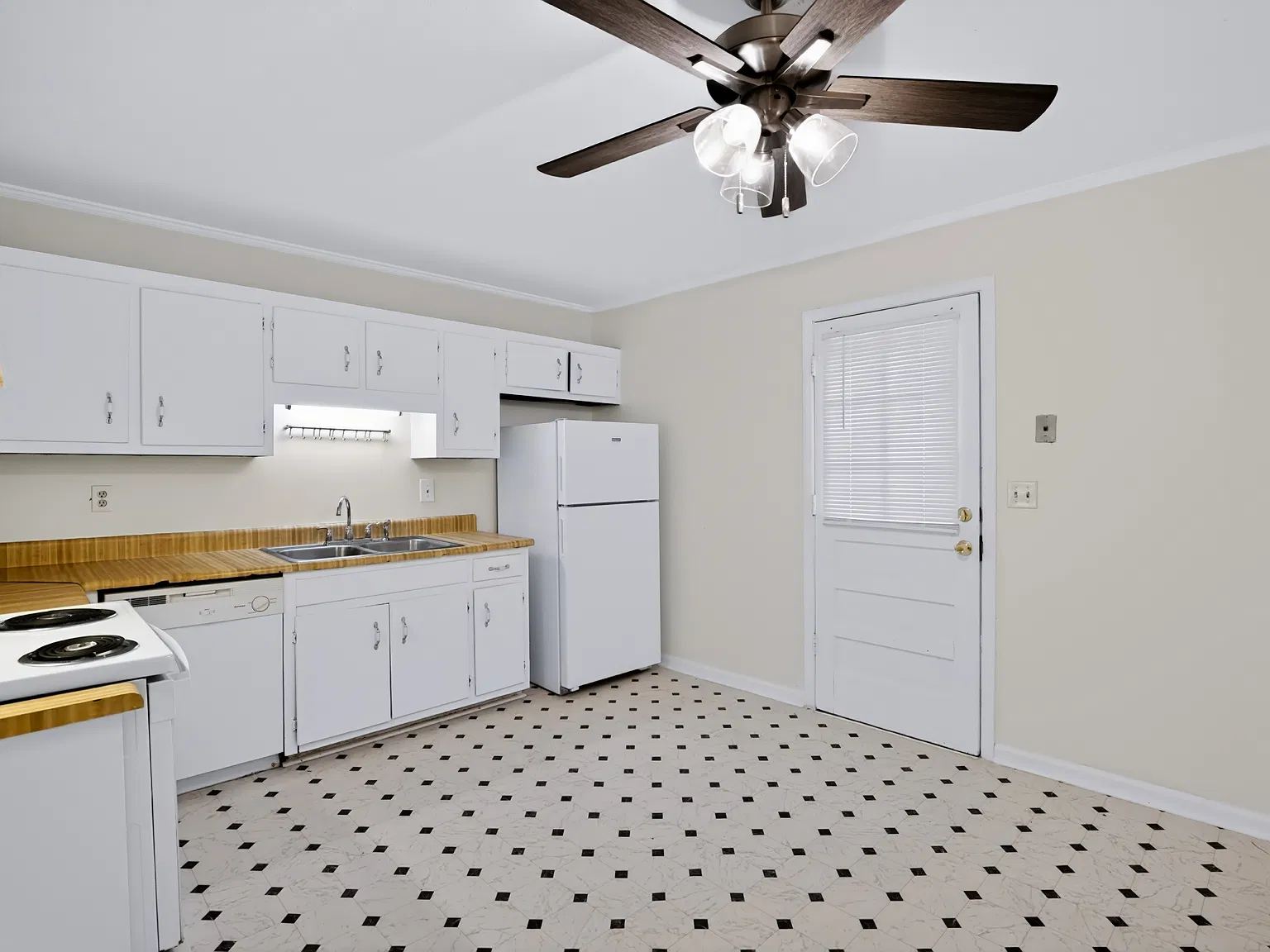 Dixon Ct, Murfreesboro — Photo 4