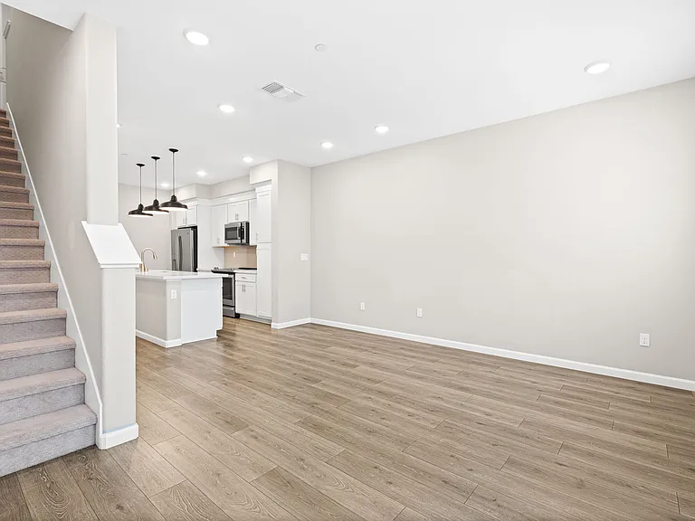 327 Pear Tree Ter #B — Photo 13