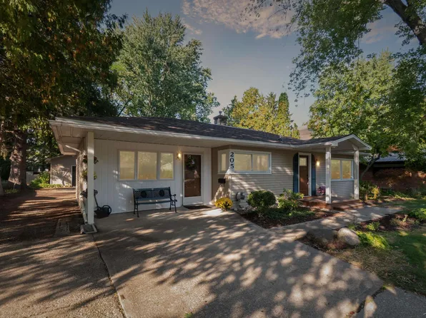 205 E Meadowbrook Dr, Midland, MI 48642