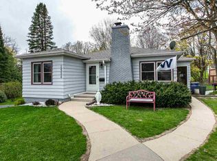 1558 Parkway St, Dubuque, IA 52001