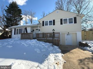 7419 Farnum St, Springfield, VA 22151