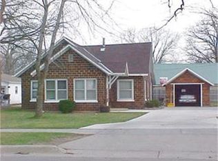 111 Hart St, Charles City, IA 50616