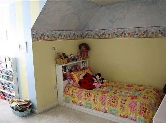 3rd image of 3713 Fairfax Cir