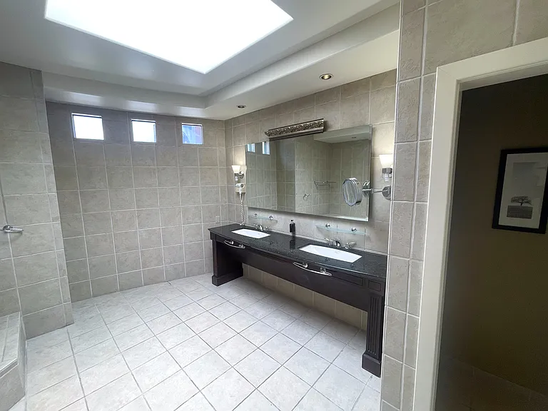 1044 Wall St #36 — Photo 11