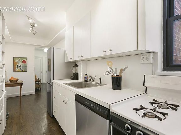 4th image of 349 E 49th St APT 2F