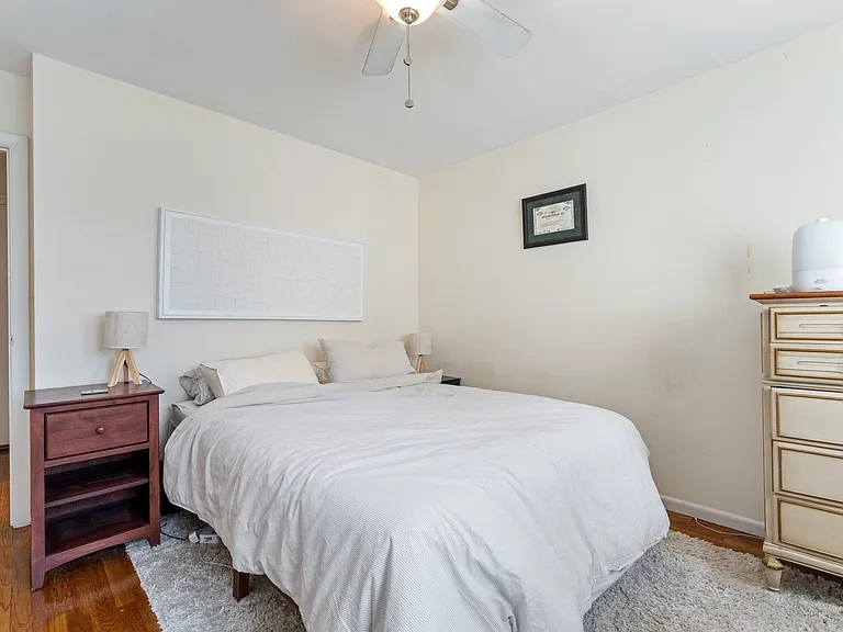 425 S Huntington Ave #6 — Photo 10