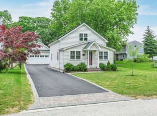 5030 New Suffolk Rd, New Suffolk, NY 11956