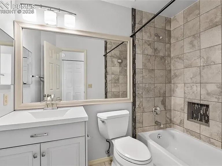 8049 Cooper River Dr — Photo 23