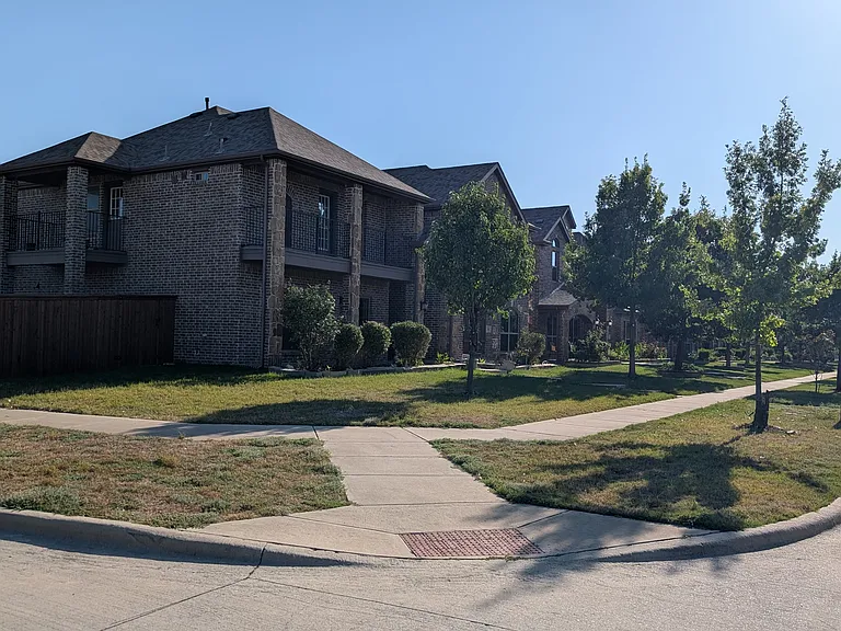 12461 Bridgeport Dr — Photo 4