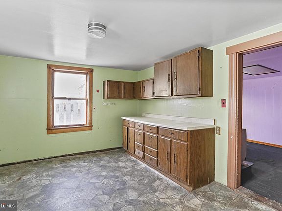 5th image of 47 D St