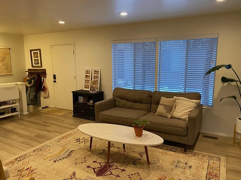 2361 E Phylden Dr #B — Photo 4