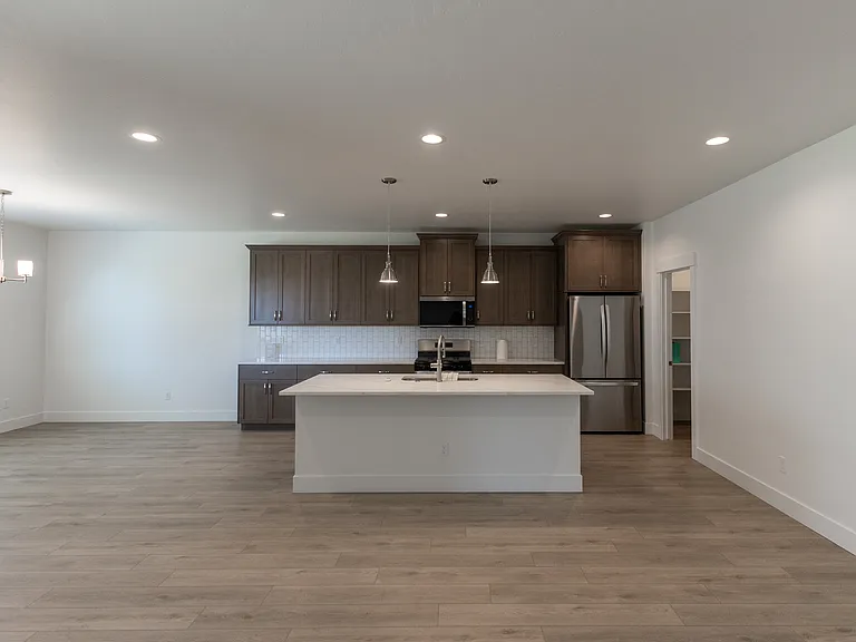 8933 W Tamworth Dr — Photo 15
