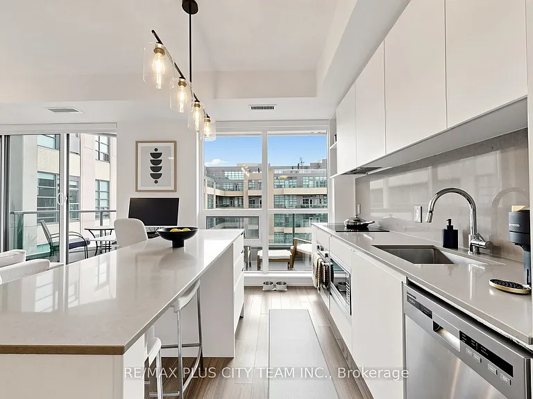 377 Madison Ave #503 — Photo 8