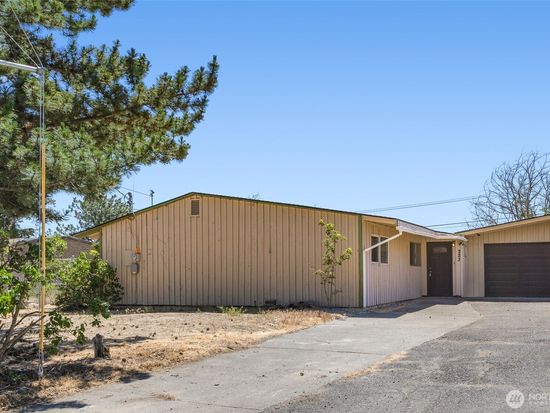 223 Carswell Drive, Moses Lake, WA 98837