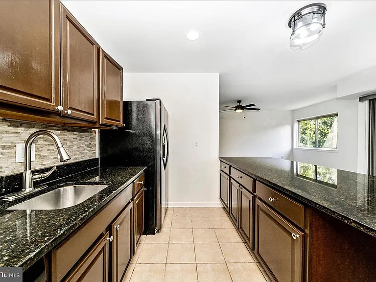 12202 Braxfield Ct #16/228 — Photo 7