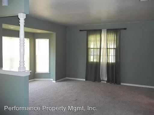 4th image of 1535 W Sussex Way