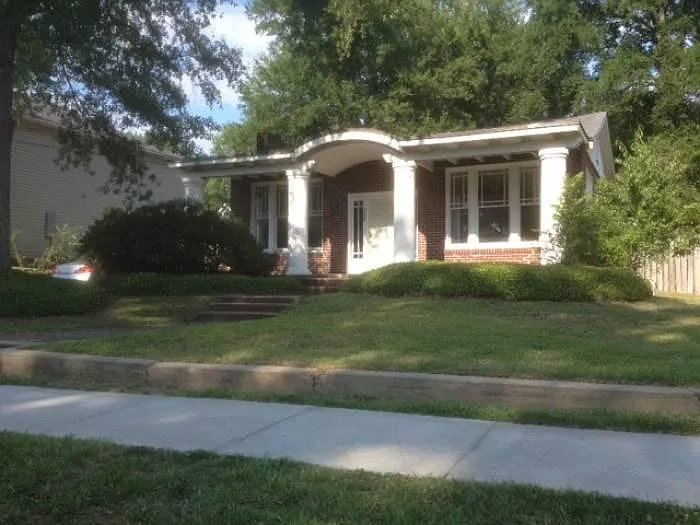 209 S Bonner St — Photo 3