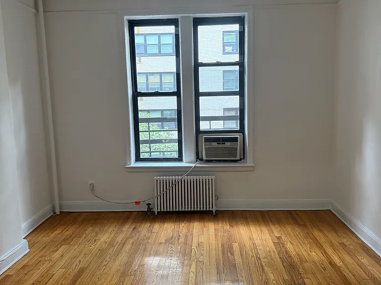 314 E 70th St #3A — Photo 1