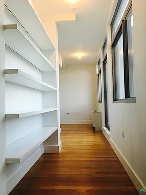 Rented by EXR | media 5