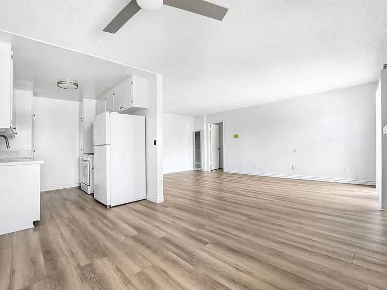 3415 McLaughlin Ave in Mar Vista! Steps to toe Mar Vista Rec Center! — Photo 6