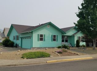 1922 SW K St, Grants Pass, OR 97526