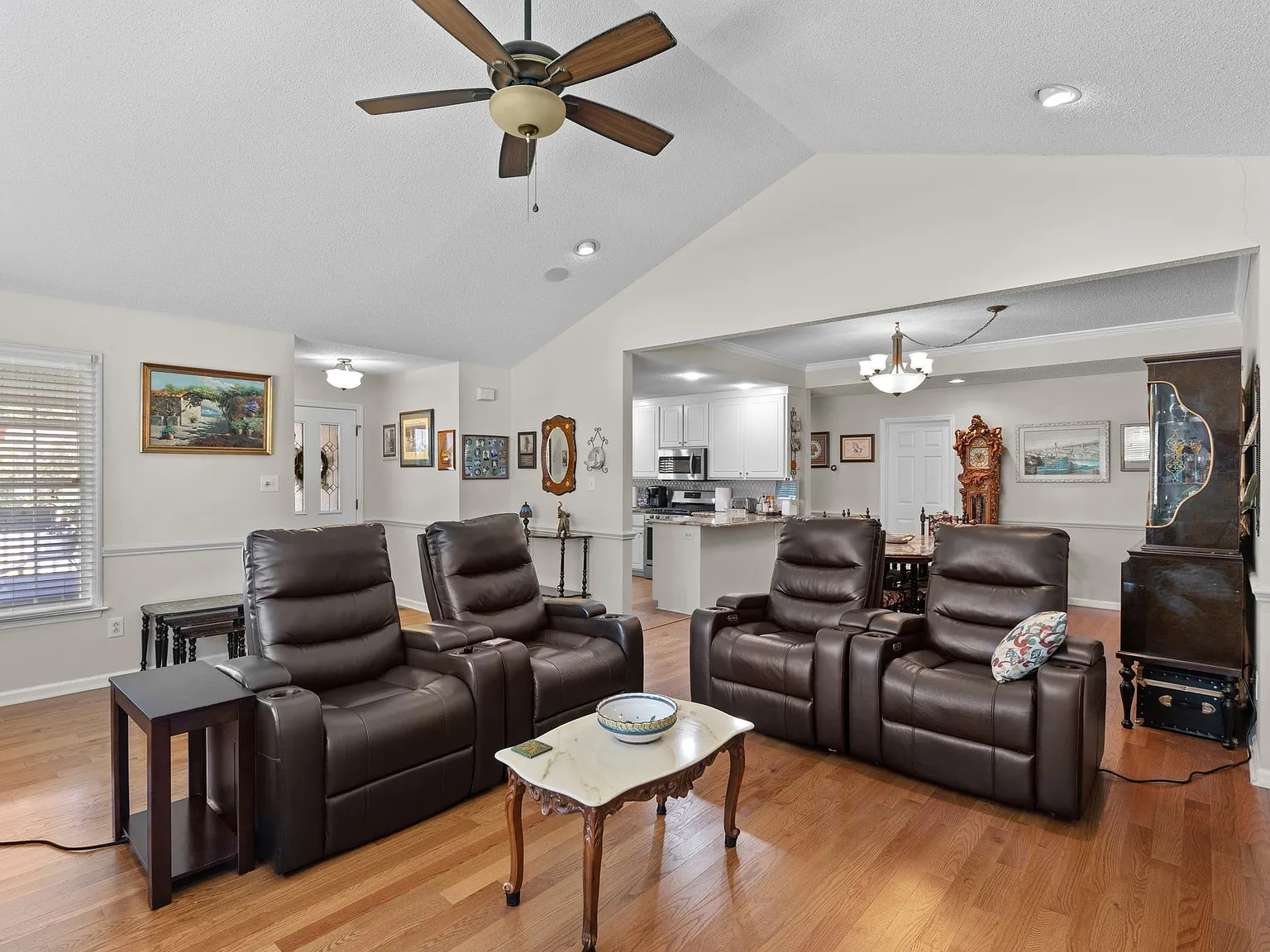 104 Boleyn Loop - 1 — Photo 2