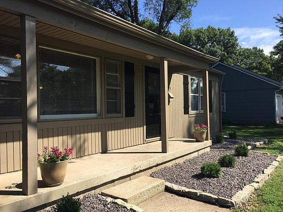 Covered porch!