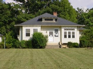 77 Boxwood Dr, Arvonia, VA 23004