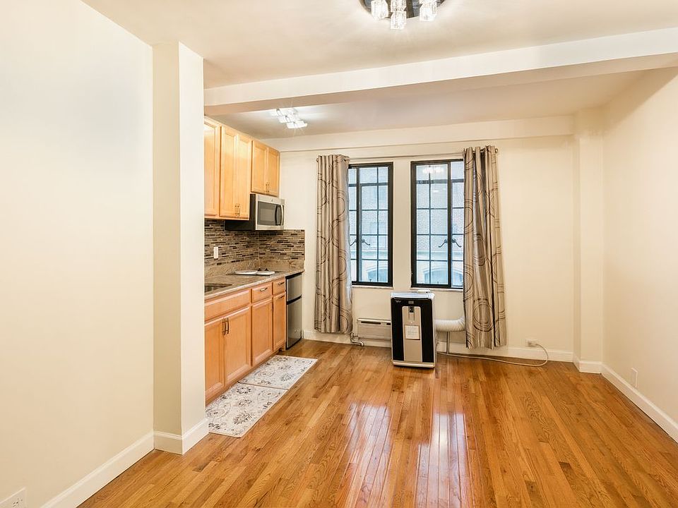 1st image of 25 Tudor City Pl APT 221