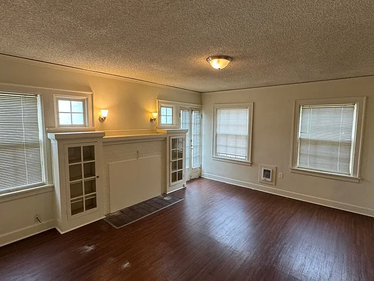 Avondale Apartments — Photo 71