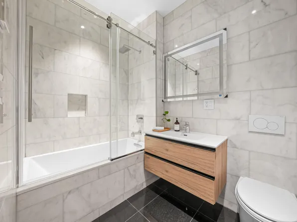 256 West 88th Street PARLOR image 13 of 14