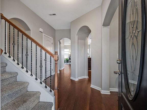 5th image of 485 Callie Ave