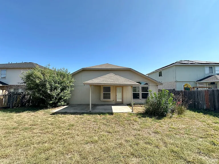 4700 Sydney Harbour Ct — Photo 43