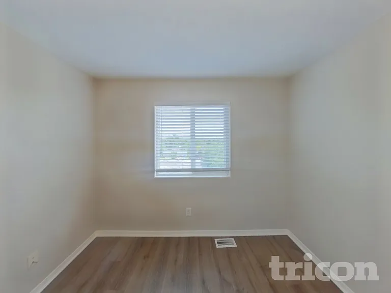 1287 Livingston Ave — Photo 14