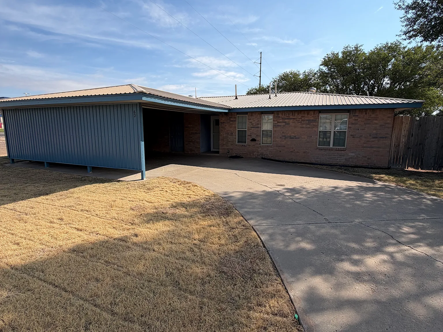 3 bed, 1307 sqft, $2,400 — Photo 1