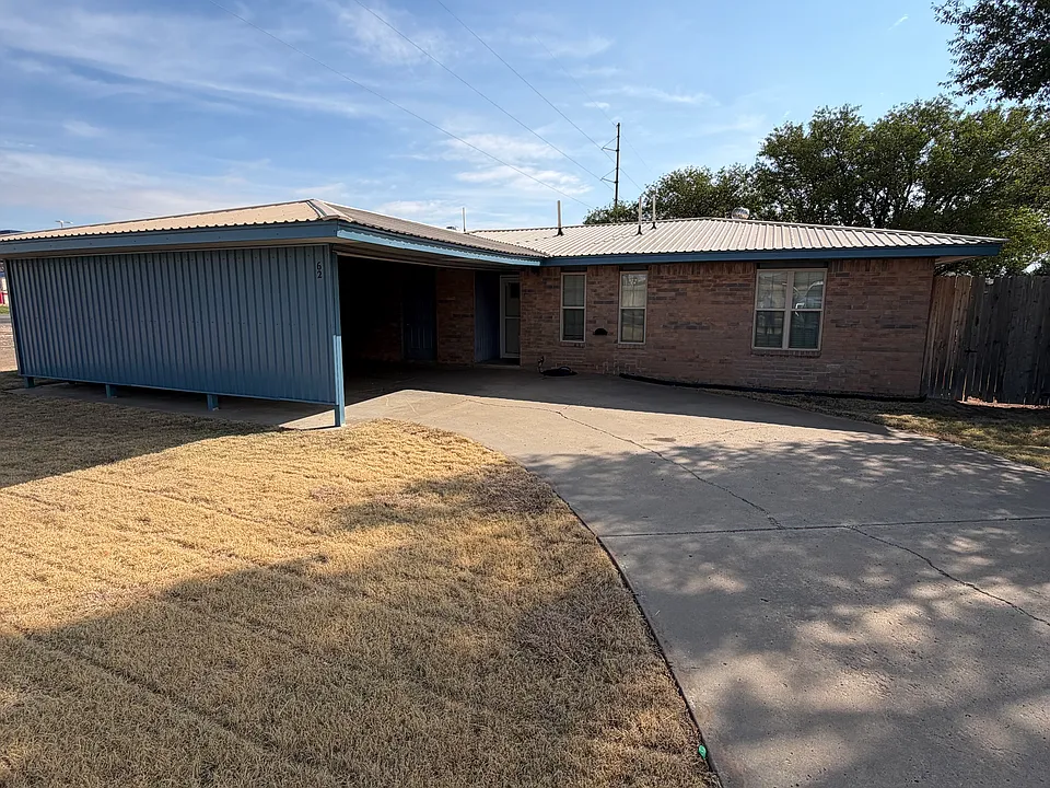 62 Summit Dr