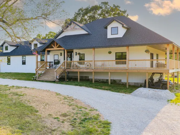 643 Route Ff, Everton, MO 65646