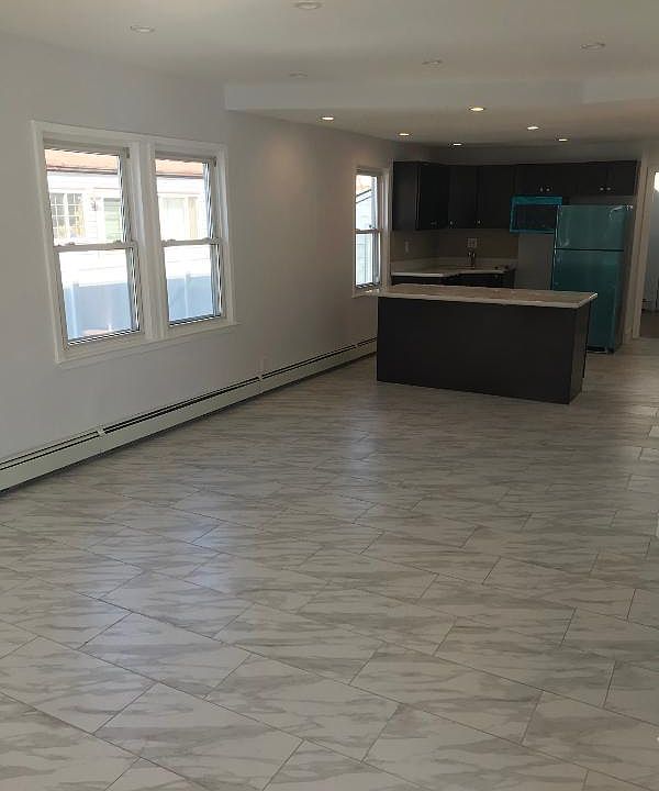 2nd image of 1372 F St #1