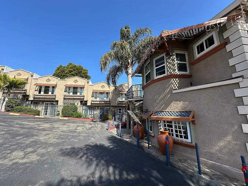 10701 San Pablo Ave